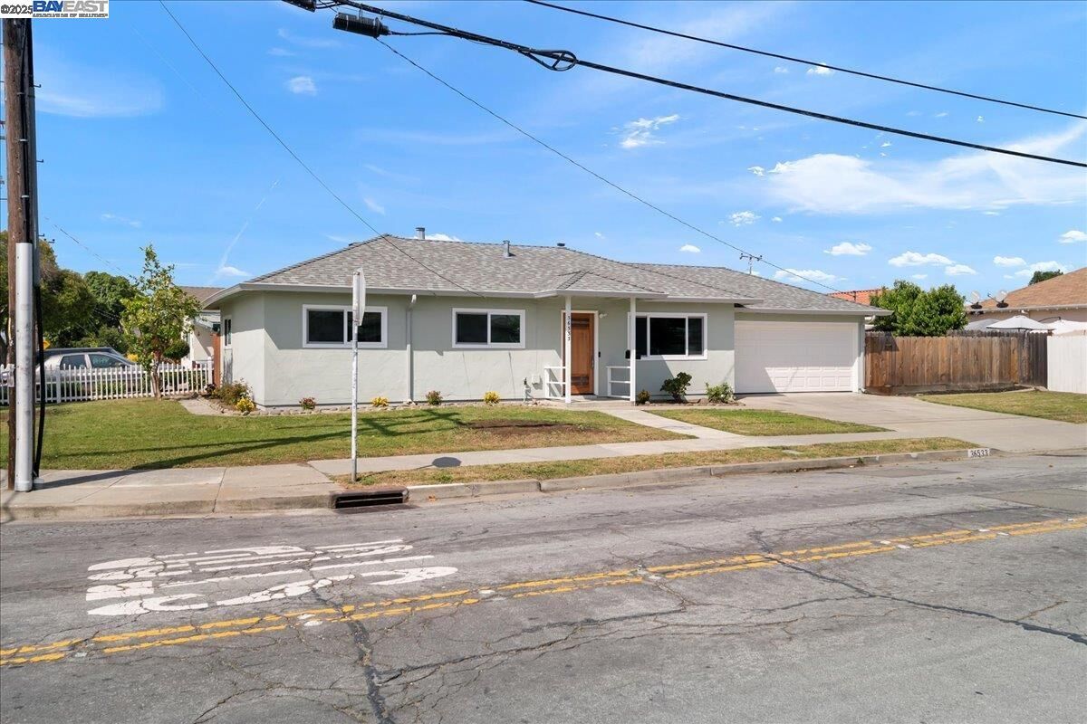 Property Photo: 36533 Ruschin Dr CA 94560