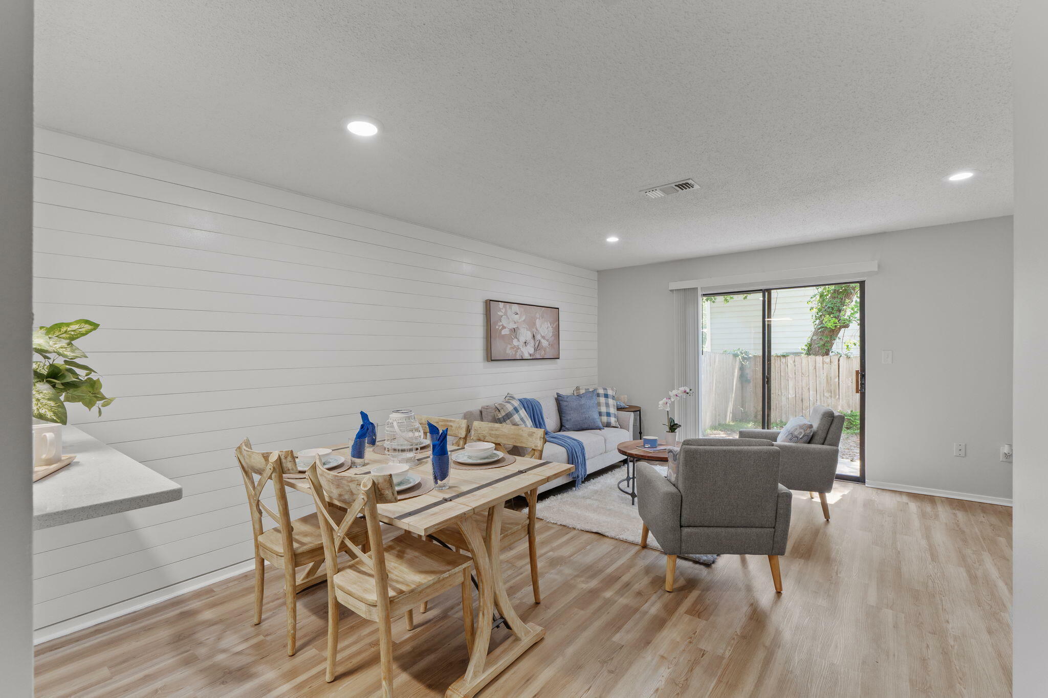 Property Photo: 3 NW Deal Avenue D FL 32548