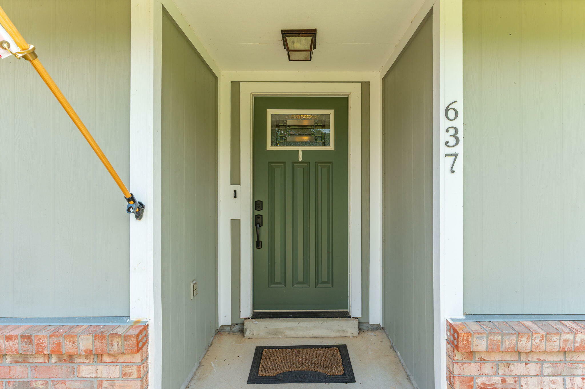 Property Photo: 637 Caribbean Way FL 32578