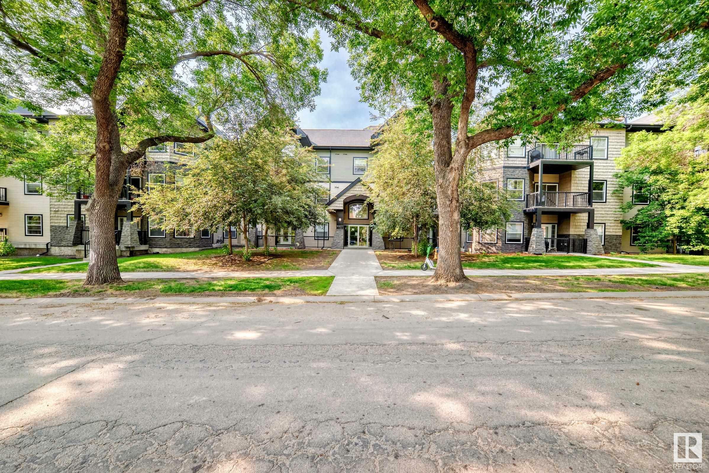Property Photo:  9927 79 Avenue NW 301  AB T6E 1R3 