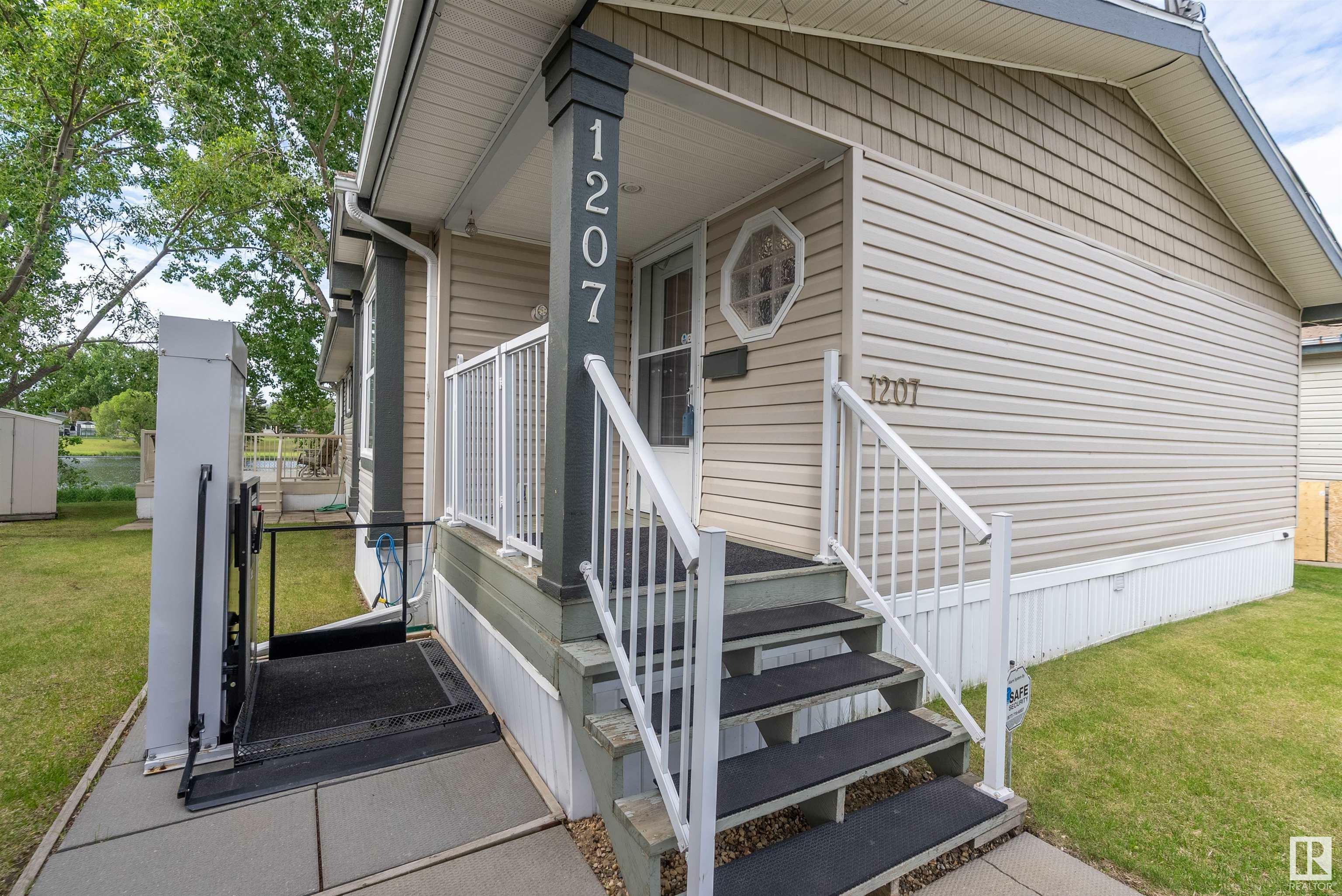 Property Photo: 53222 Rge Rd 272 1207 AB T7X 4K4