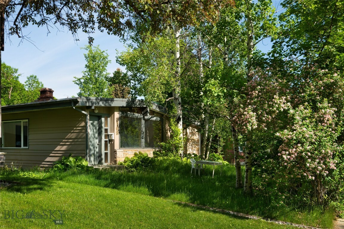 Property Photo:  1109 S Willson  MT 59715 
