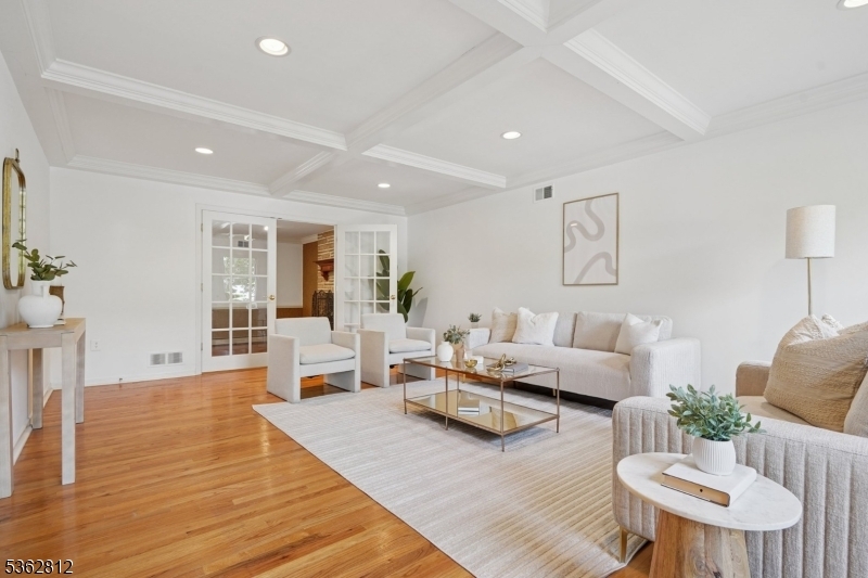 Property Photo:  8 Debra Ct  NJ 07076 