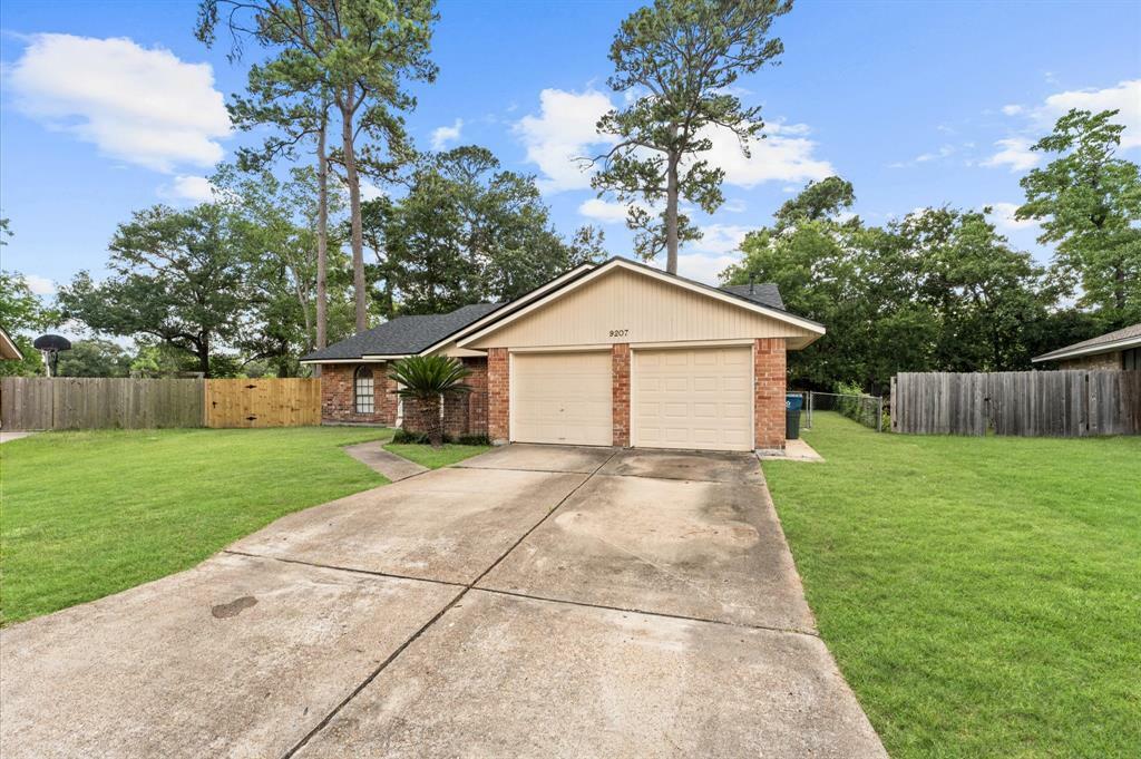 Property Photo: 9207 Loren Lane TX 77040