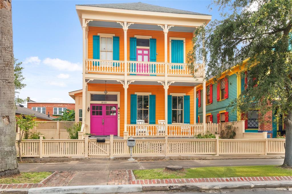 Property Photo: 2122 Avenue K TX 77550