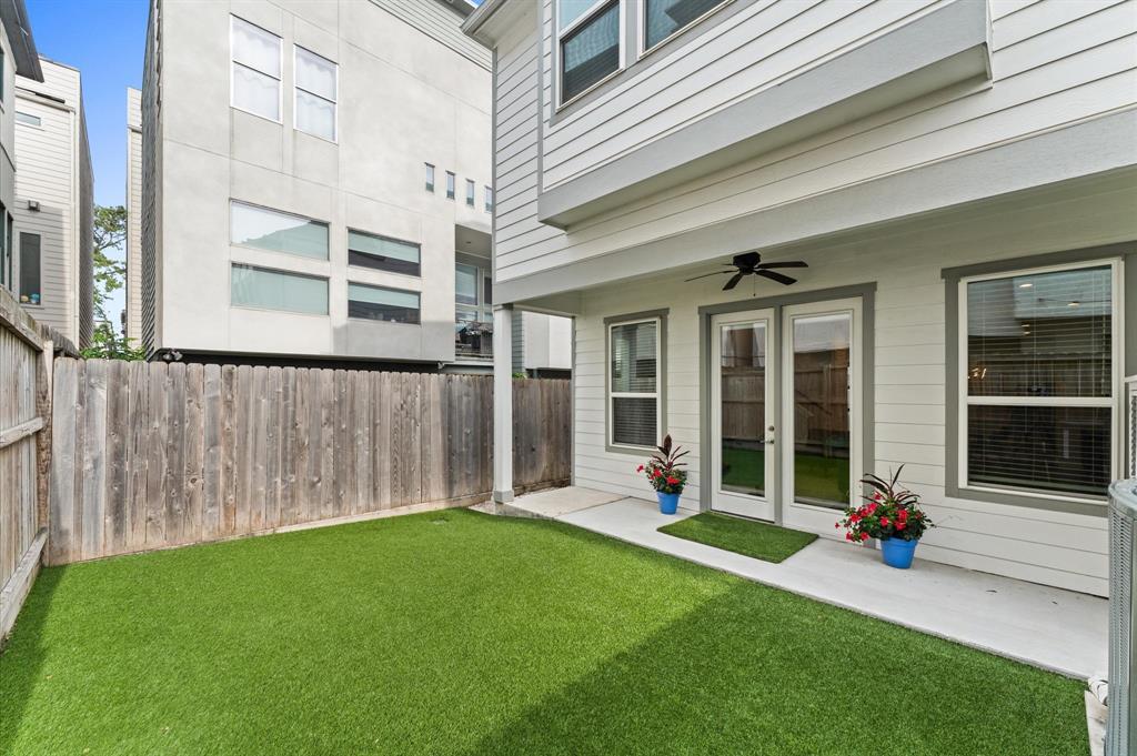 1511B Crockett Street  Houston TX 77007 photo