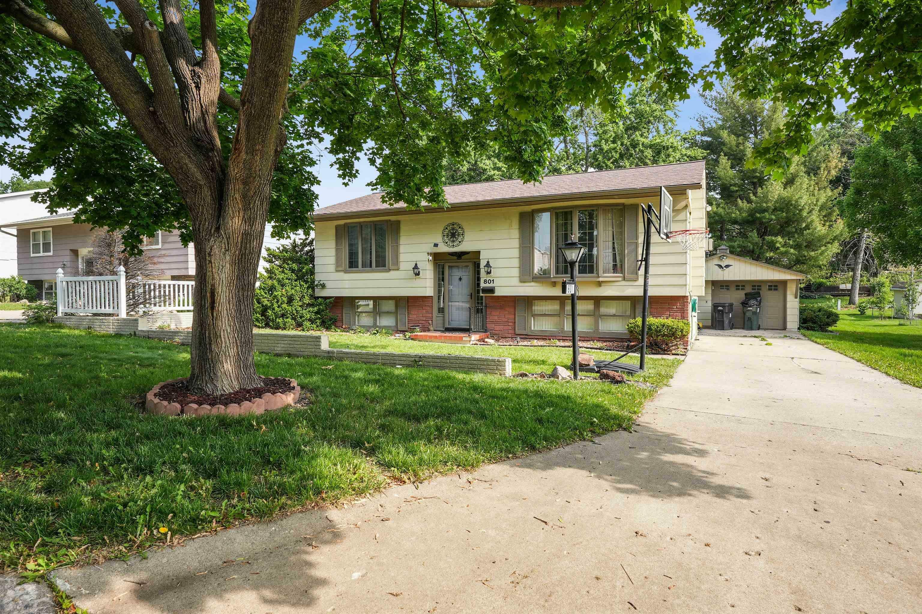 Property Photo: 801 W 13th Street IA 50613