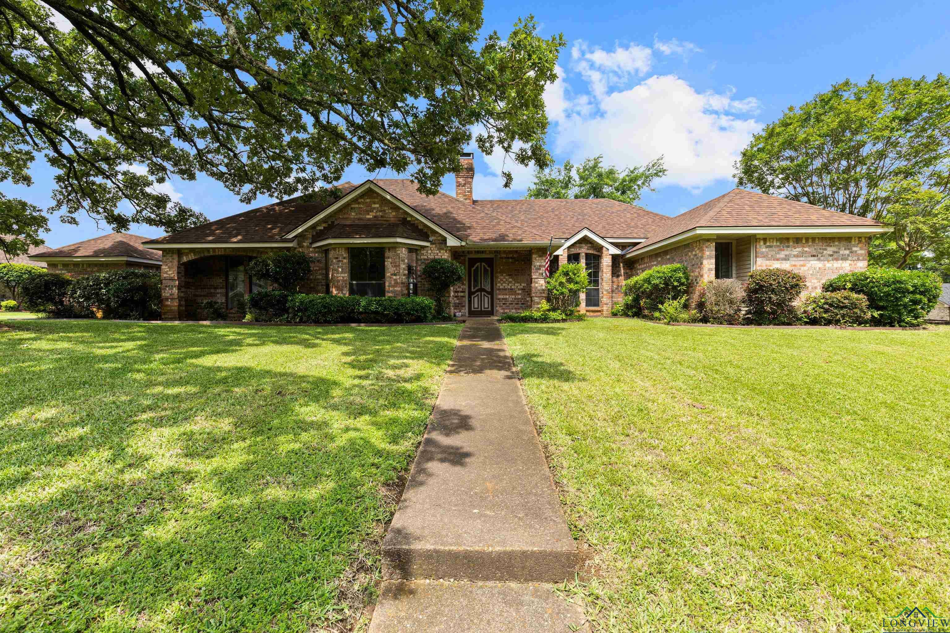 Property Photo: 1307 Spring Tree Ln TX 75662