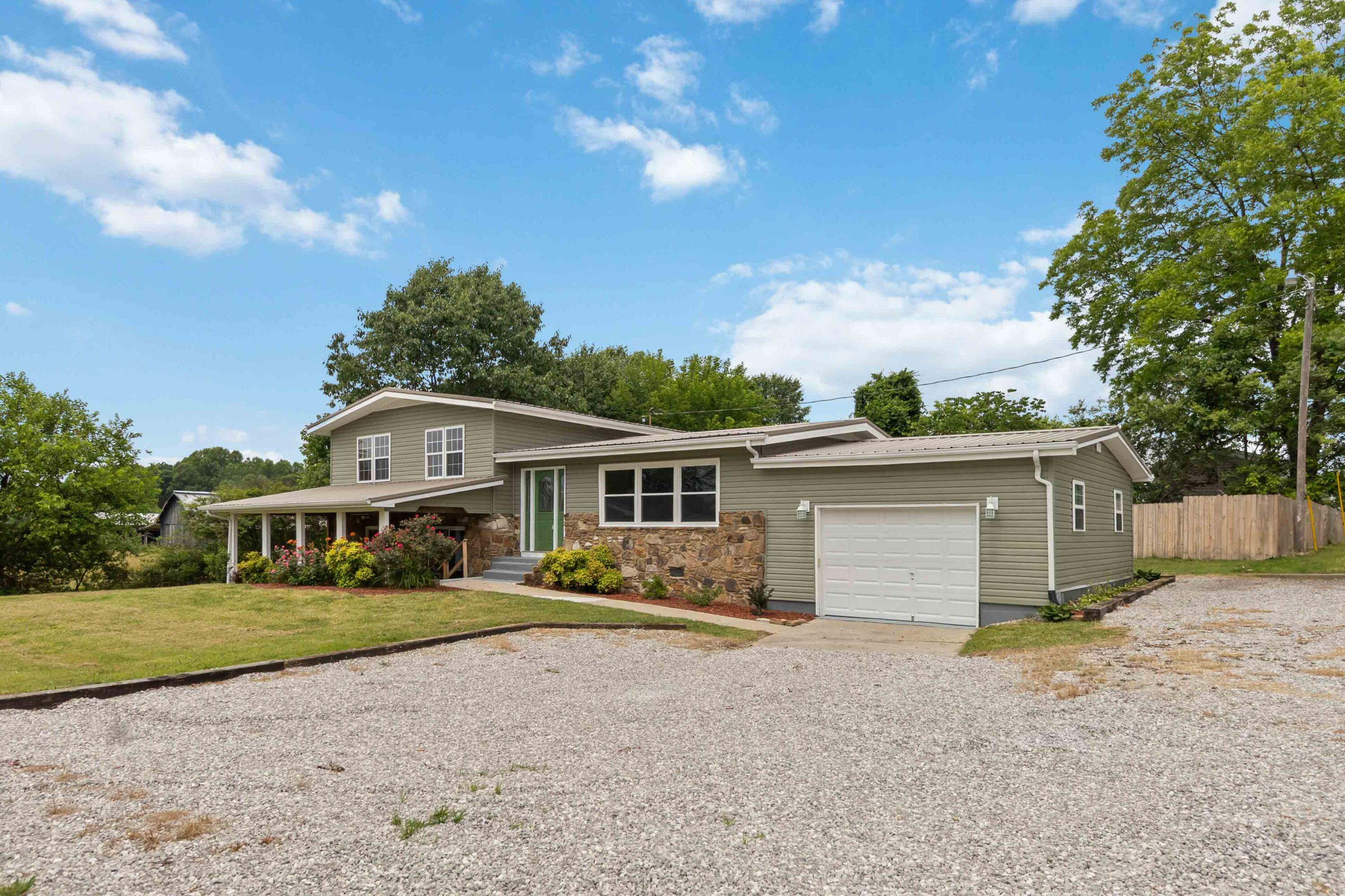 Property Photo: 1896 West West Laurel Road KY 40741