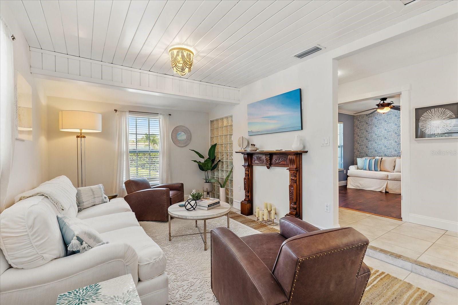 Property Photo:  2646 Martin Street  FL 34237 