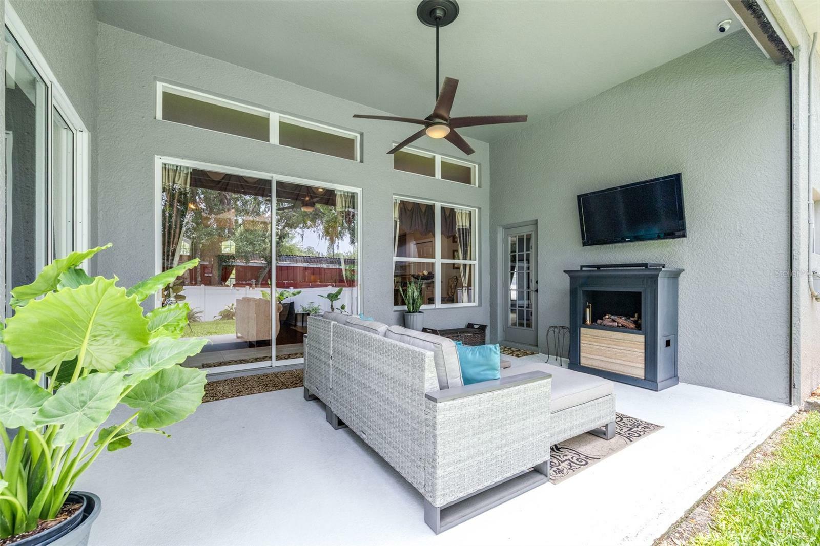 Property Photo: 8814 N River Road FL 33635