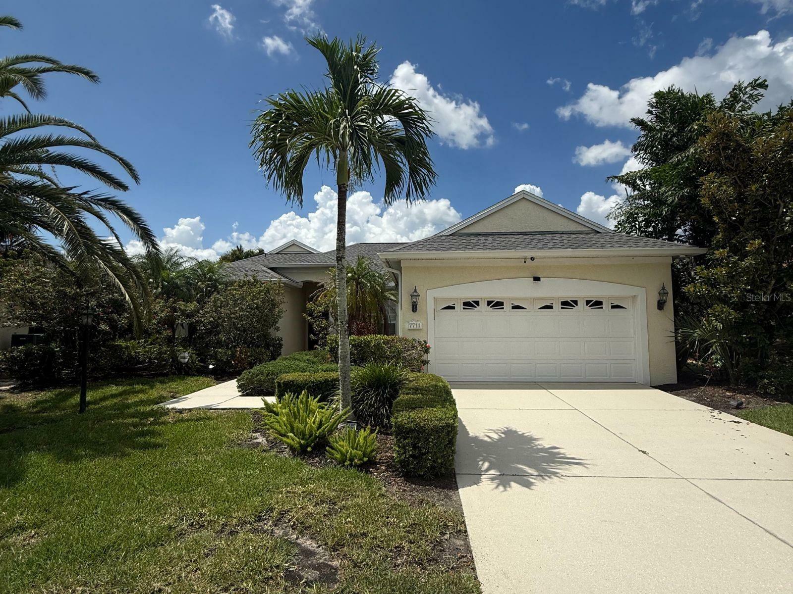 Property Photo: 7714 Ashley Circle FL 34243