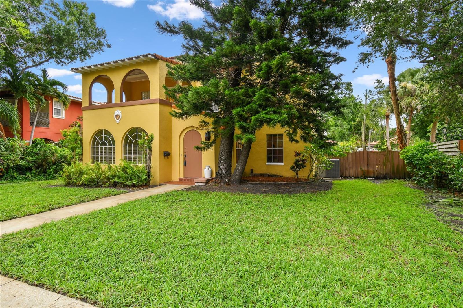 Property Photo: 2227 Brevard Road NE FL 33704