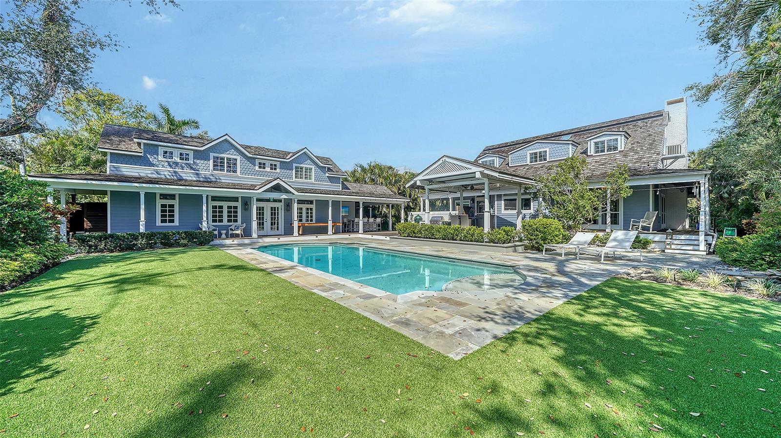 Property Photo:  1774 Cherokee Drive  FL 34239 