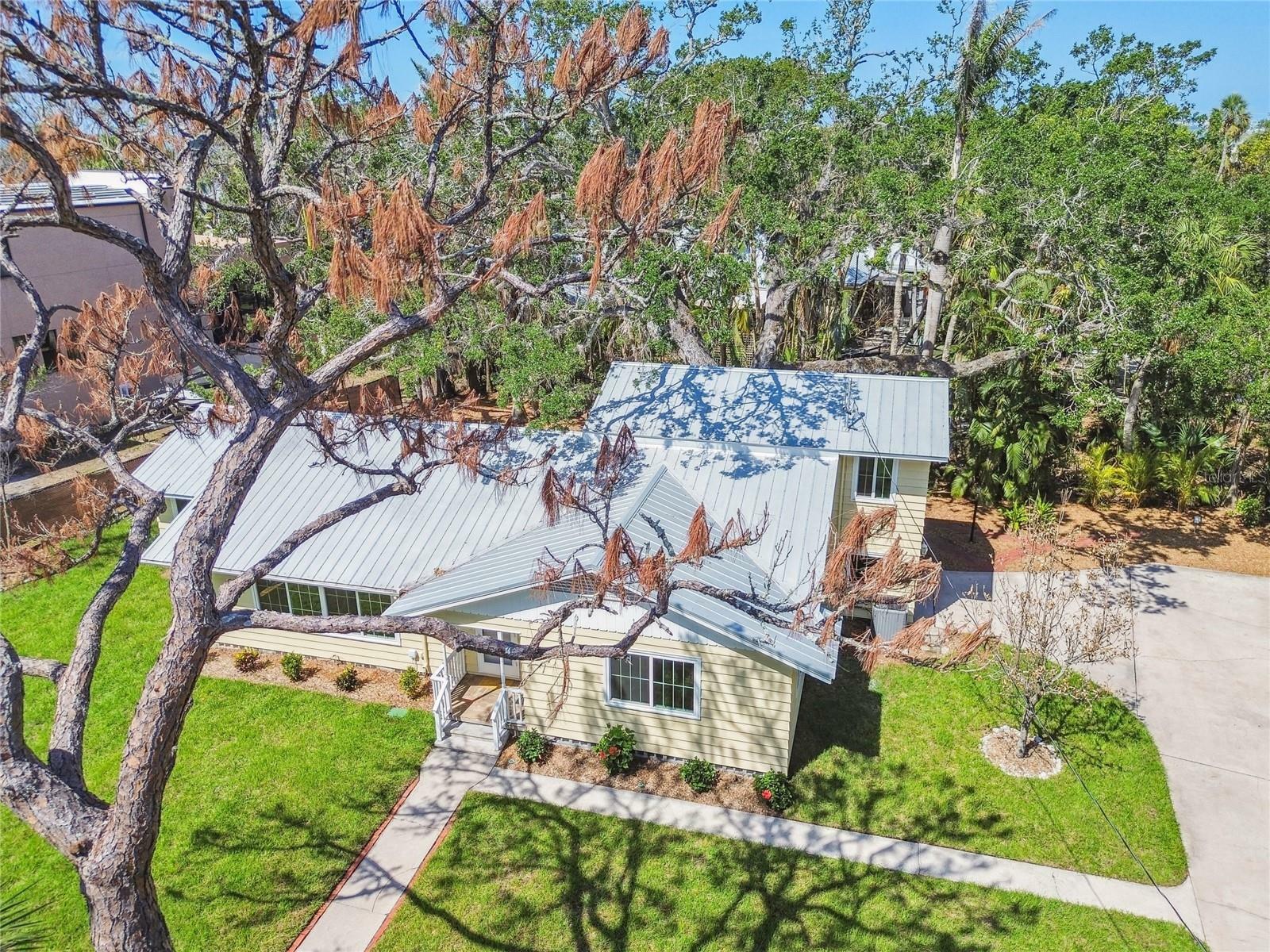 Property Photo: 3001 Bay Shore Circle FL 34234
