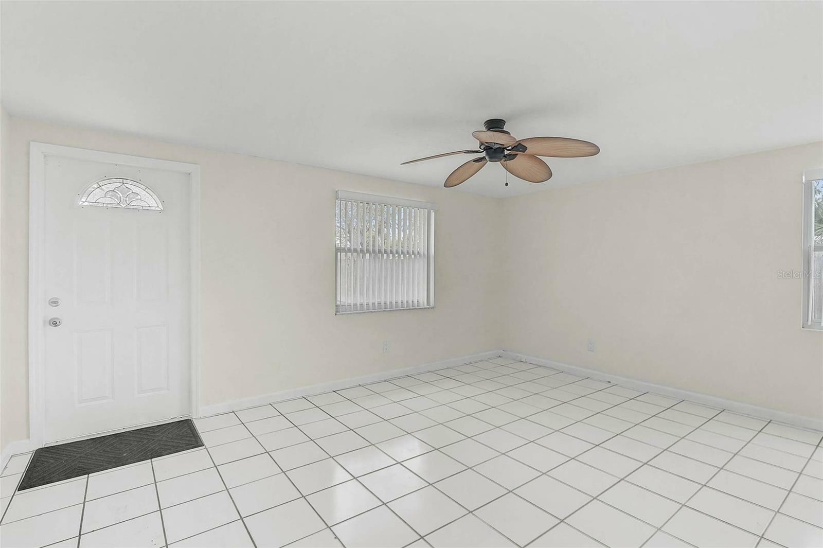 Property Photo: 3027 46th Avenue W FL 34207