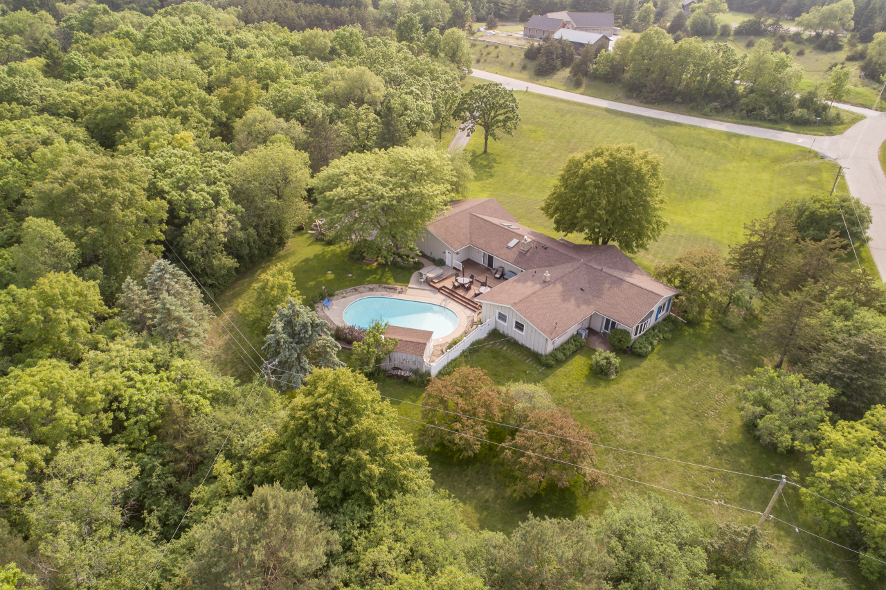 Property Photo: W338s4370 Drumlin Dr WI 53118