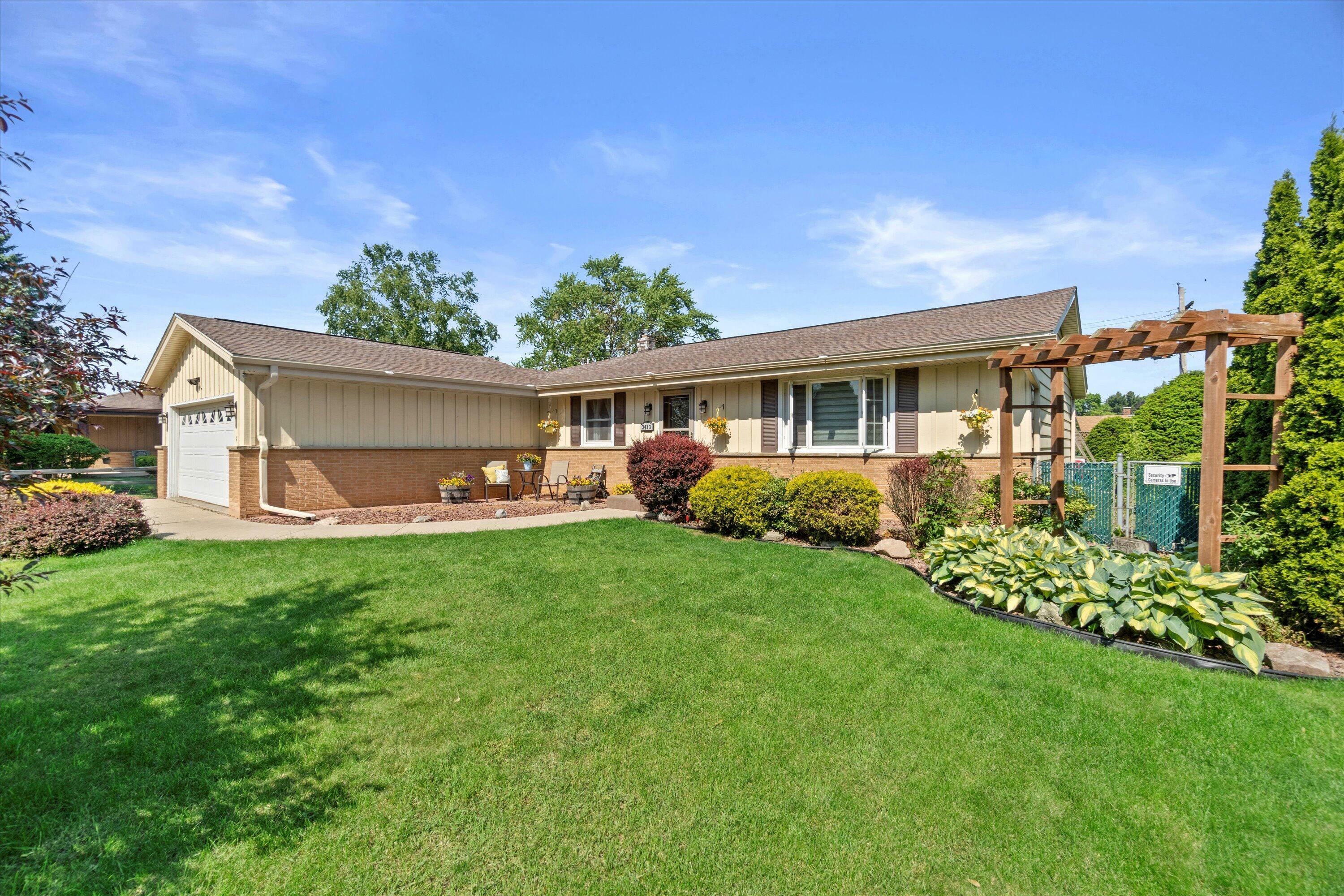 Property Photo: 3433 Illinois St WI 53405