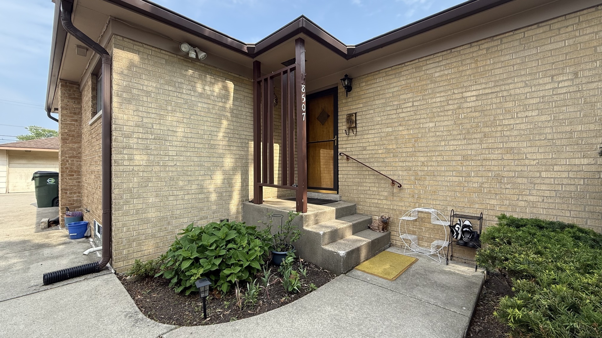 Property Photo:  8507 N Olcott Avenue  IL 60714 