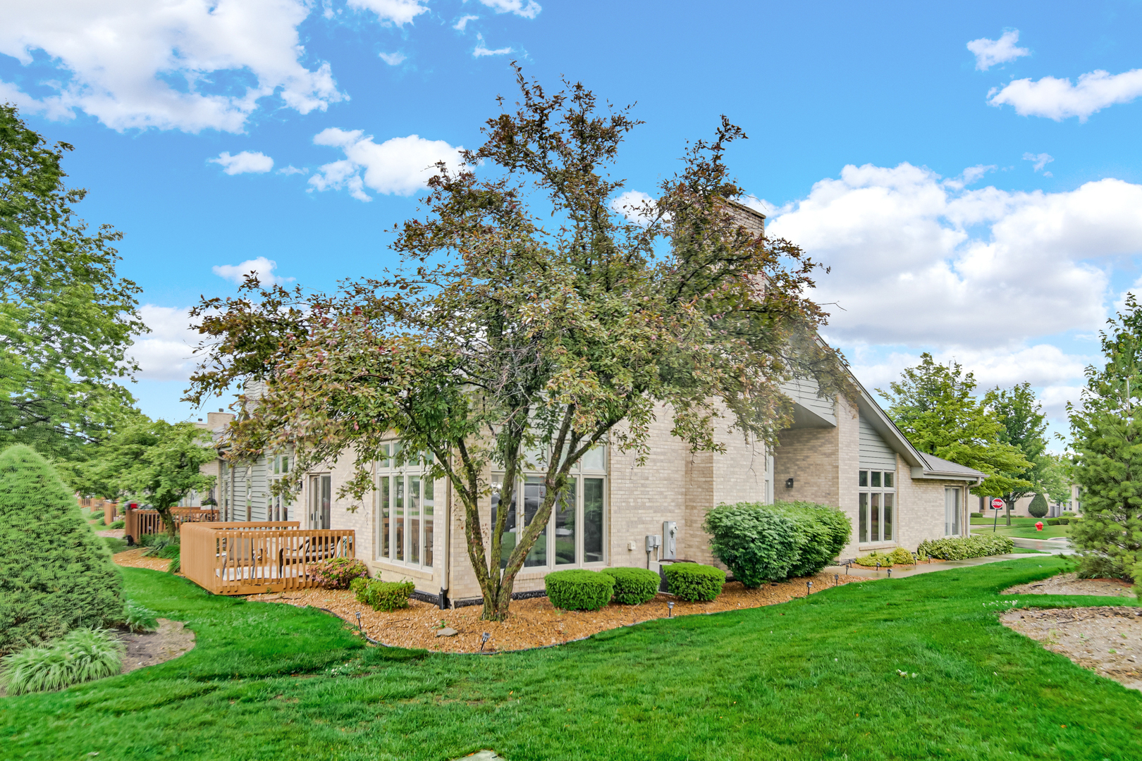 Property Photo: 19 W Bay Road IL 60463