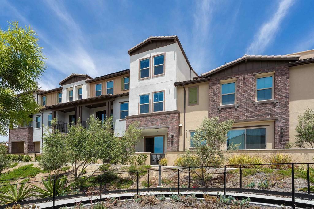 Property Photo:  1807 Mesquite Way  CA 92056 