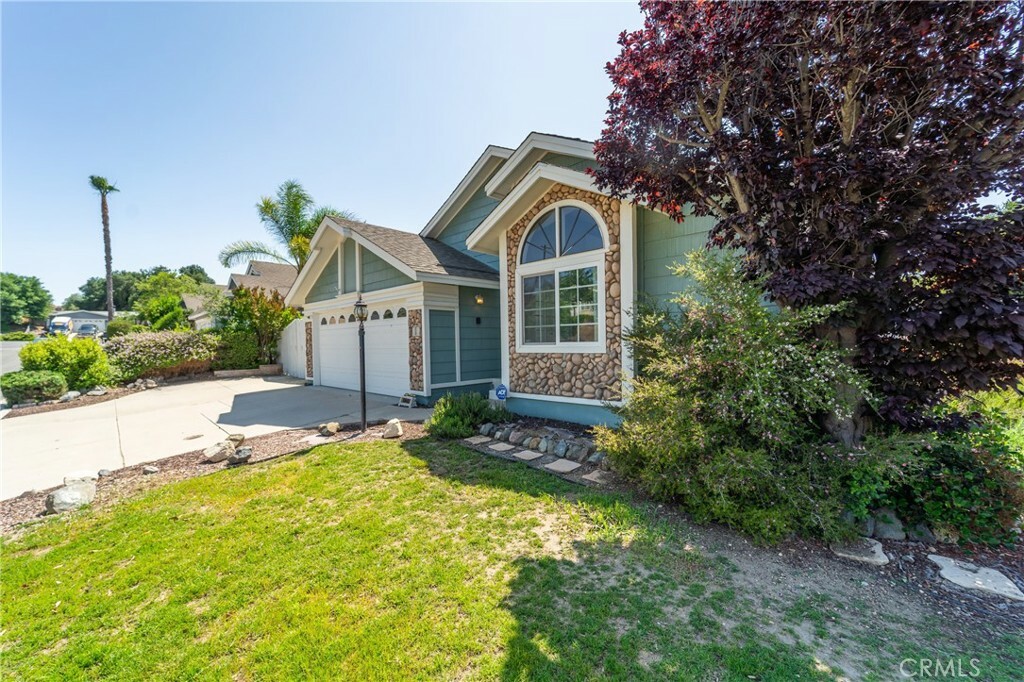 Property Photo: 33443 Hidden Hollow Drive CA 92595