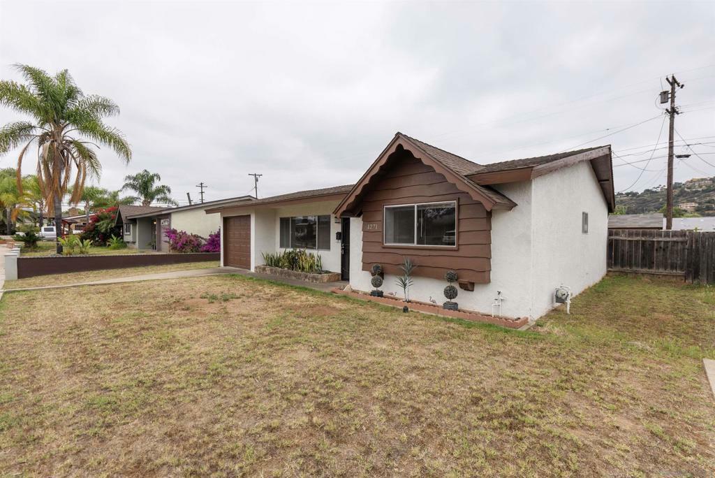 Property Photo: 1271 Bosworth St CA 92019