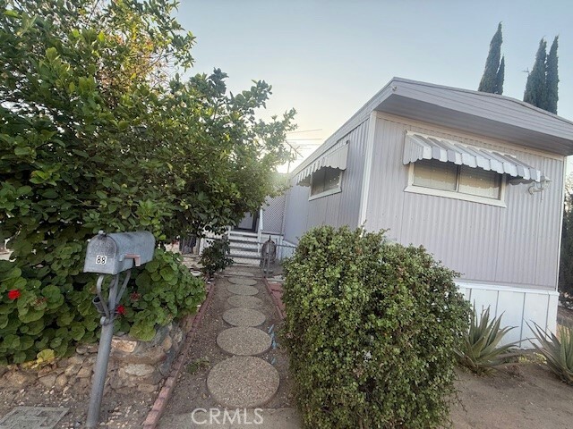 Property Photo: 995 Pomona 88 CA 92882