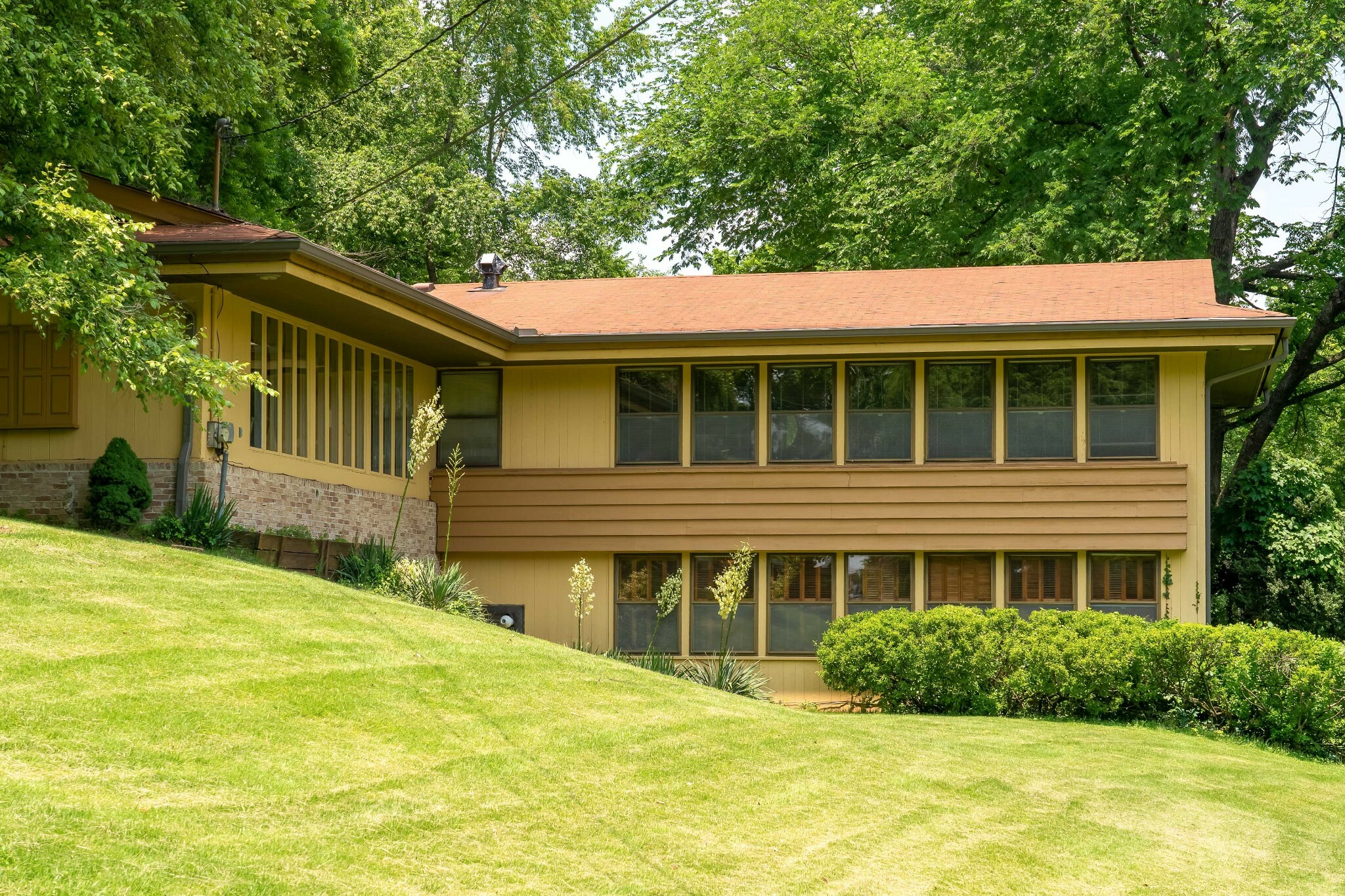 Property Photo: 706 Washington Ave TN 38474