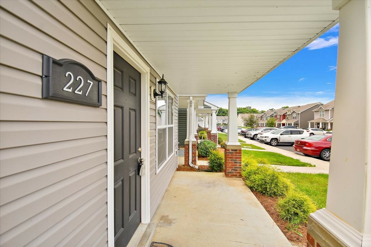 Property Photo: 227 Alexander Blvd TN 37040