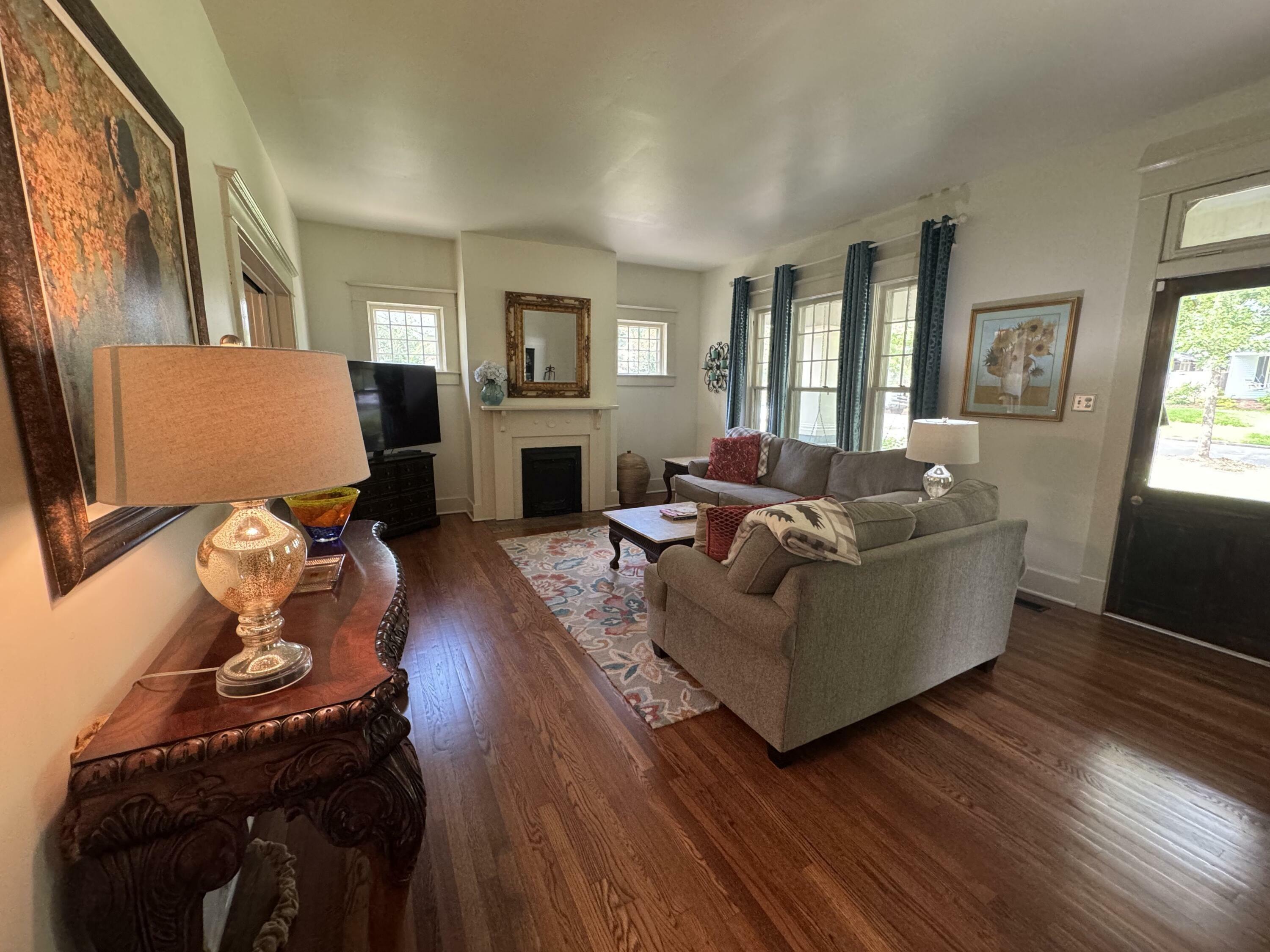 Property Photo: 425 Robins Street MS 38804