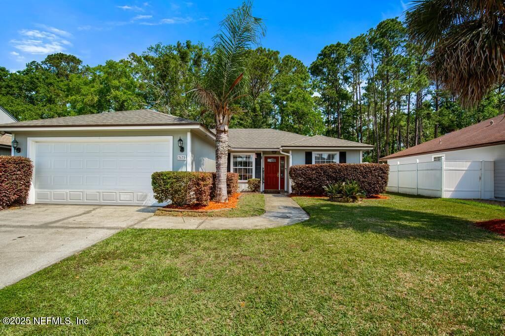 Property Photo: 3675 Barbizon Circle N FL 32257