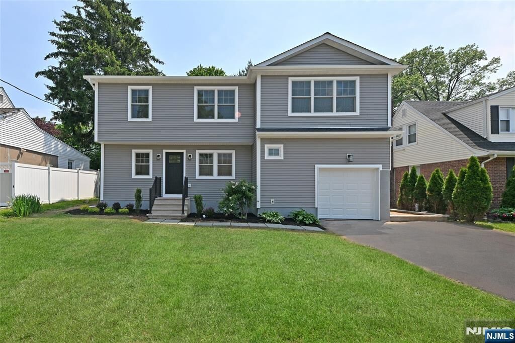 Property Photo:  29 Dixon Avenue  NJ 07628 