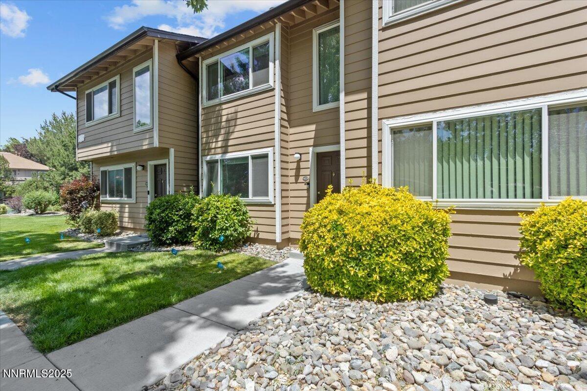 Property Photo:  423 Barclay Ct  NV 89511 