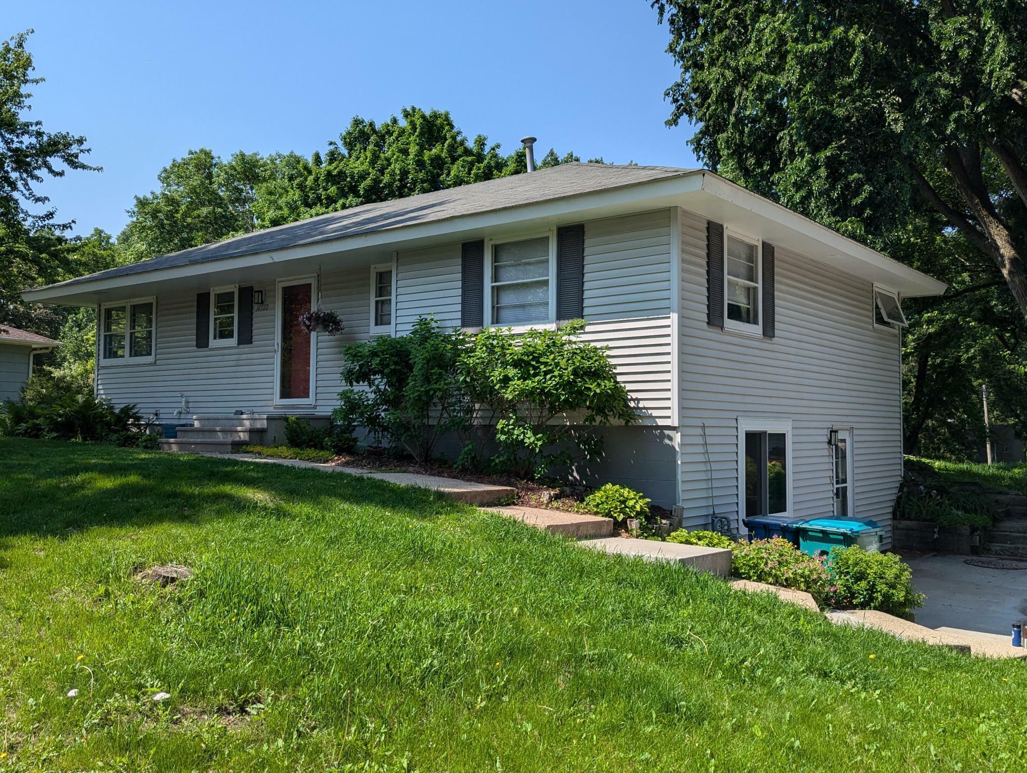 Property Photo:  16522 Elm Drive  MN 55345 