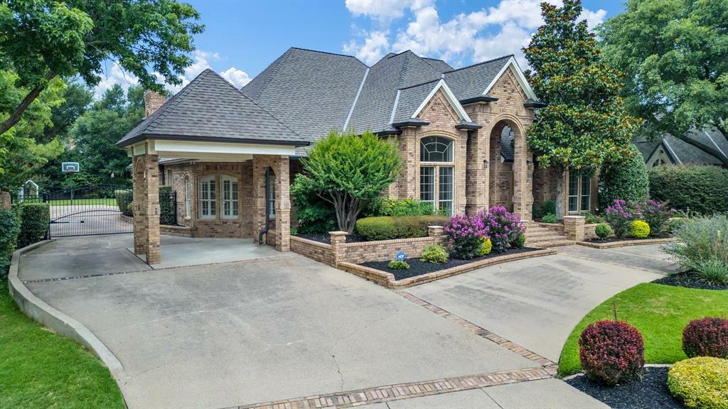 Property Photo: 4607 Shadywood Lane TX 76034