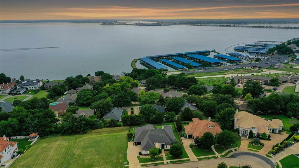 Property Photo: 2412 Versailles Drive TX 75032