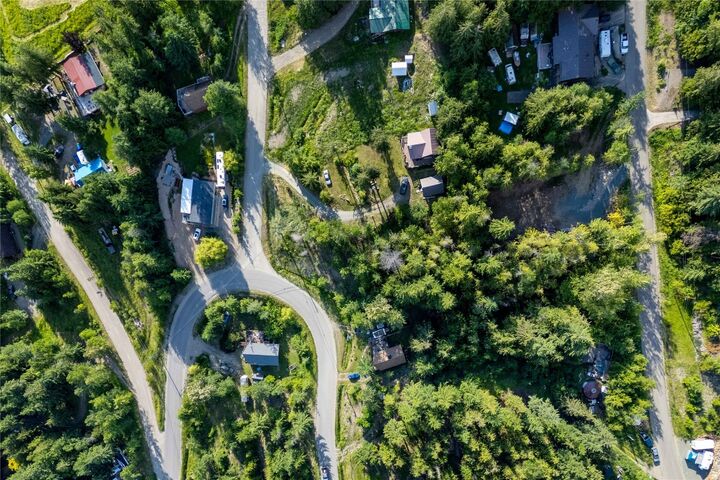 Property Photo: 7227 Estate Drive BC V0E 1M8
