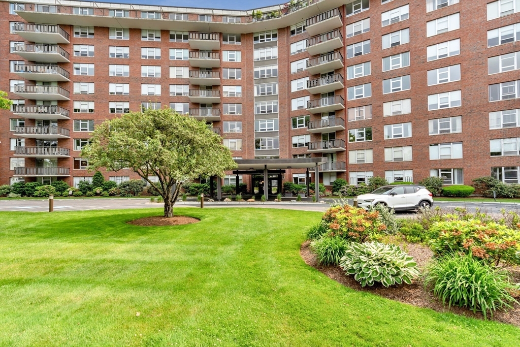 Property Photo: 280 Boylston St 511 MA 02467