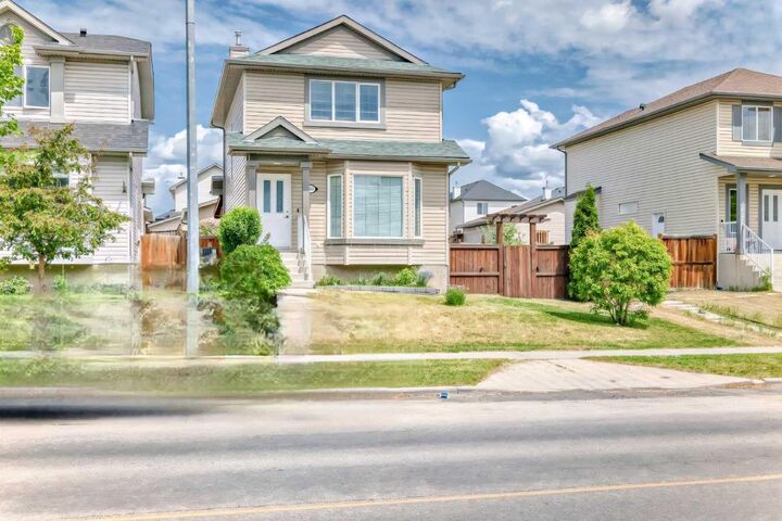 Photo de la propriété: 160 Taradale Drive NE AB T3J 5G3