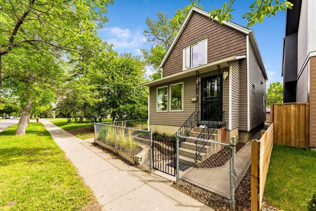 439 15 Avenue NE  Calgary AB T2E 1H5 photo