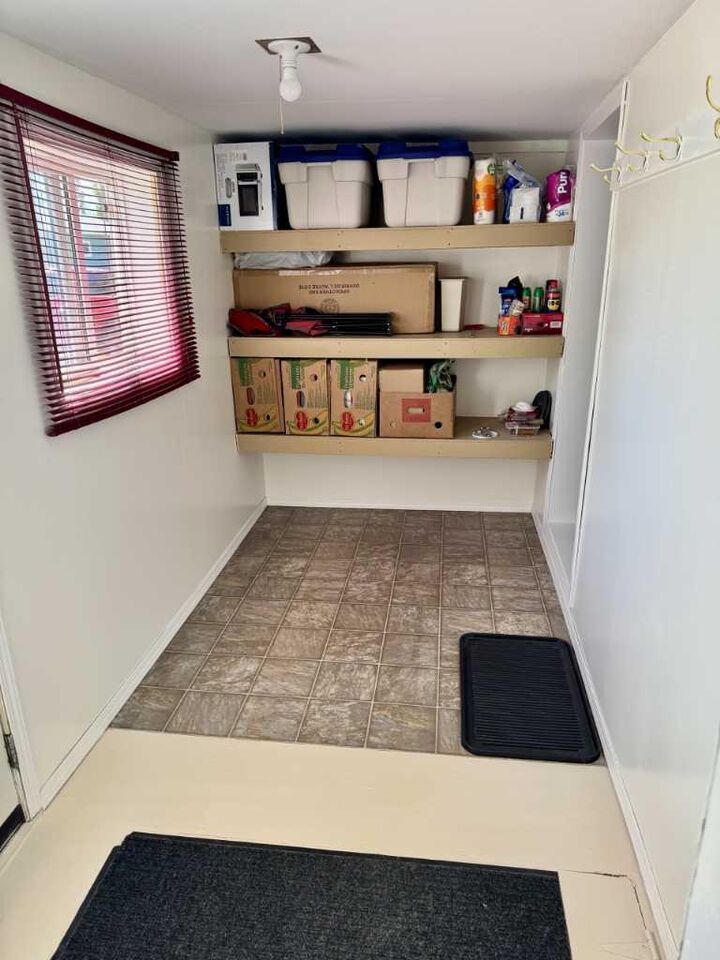 Property Photo: 18 Railway Avenue E SK S0M 2T0