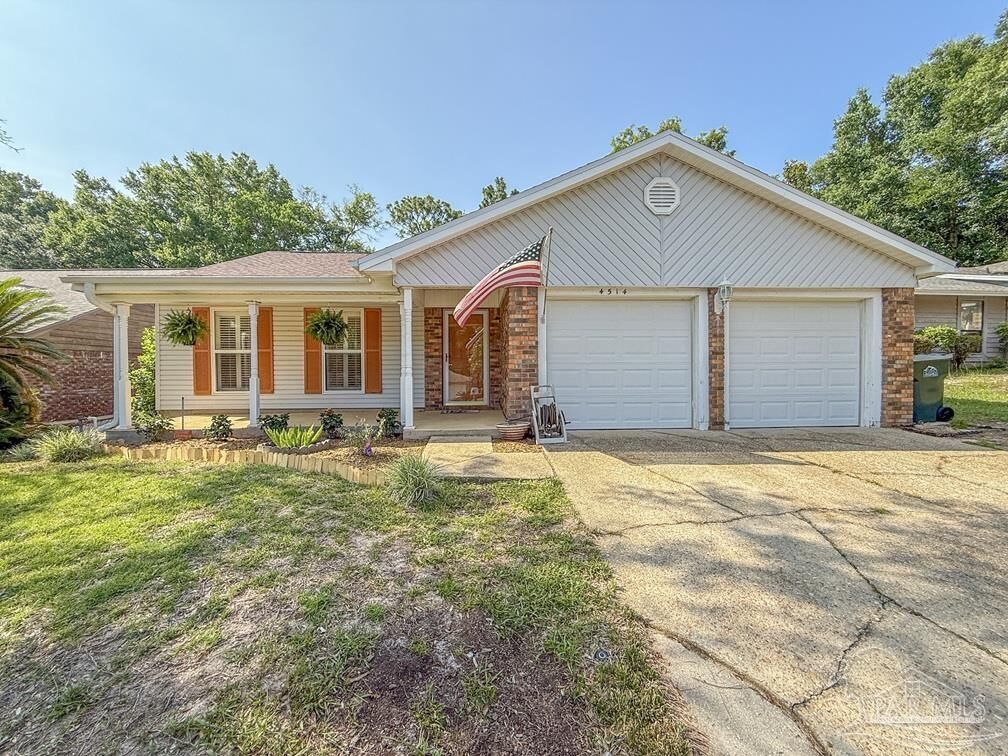 Property Photo: 4514 Southpointe Ln FL 32514