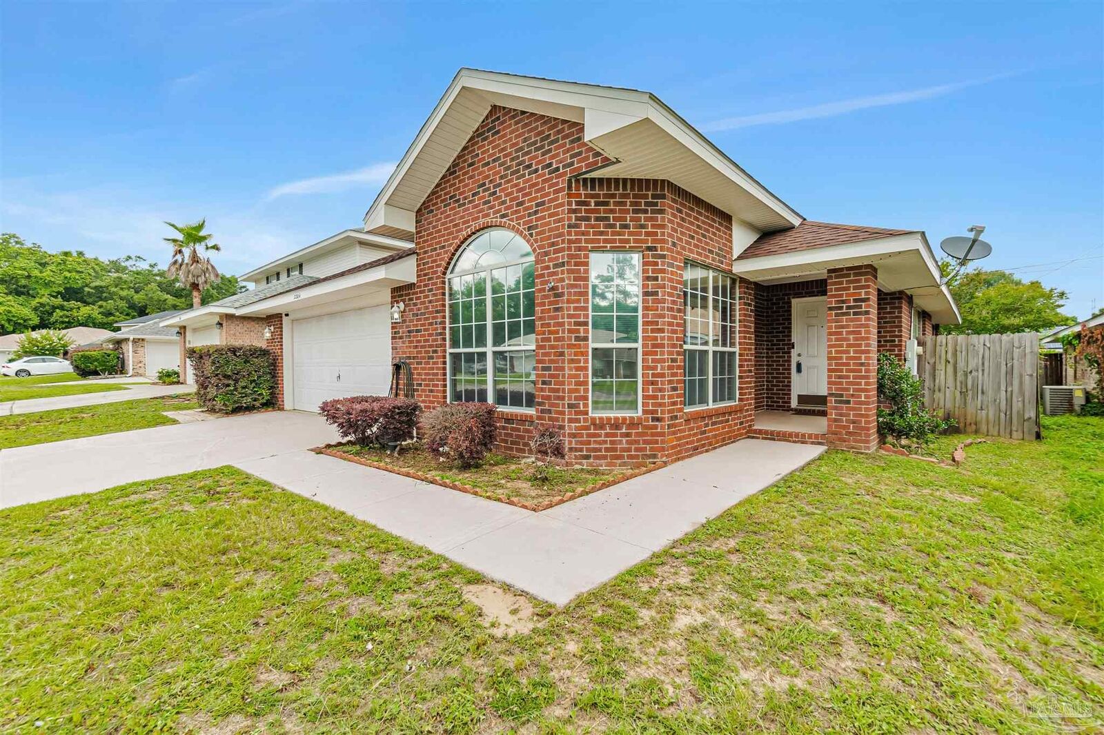 Property Photo:  3304 Linger Ct  FL 32526 