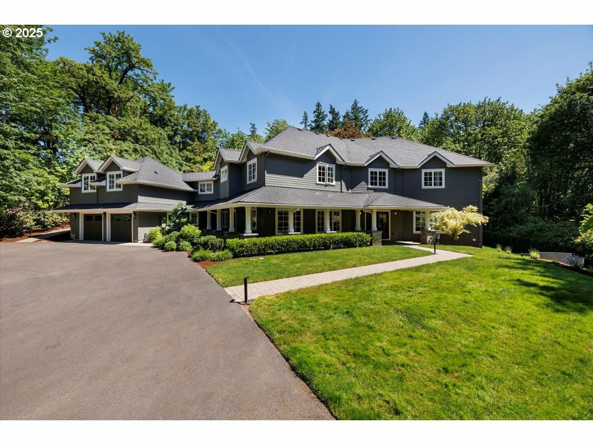 Property Photo: 1051 Forest Meadows Way OR 97034