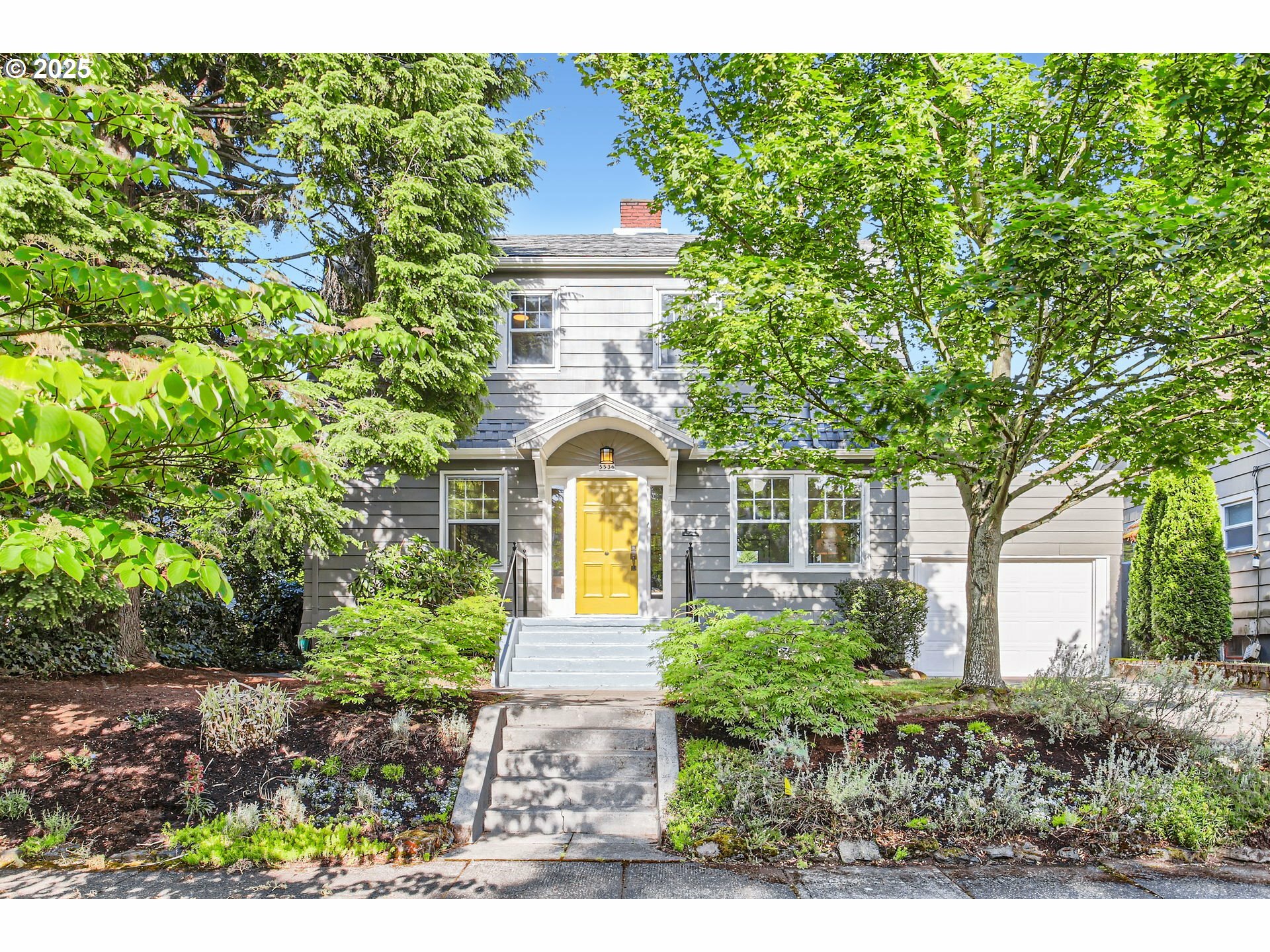 Property Photo: 5536 N Delaware Ave OR 97217