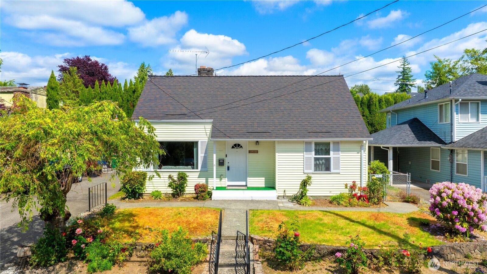 Property Photo: 11418 Crestwood Drive S WA 98178