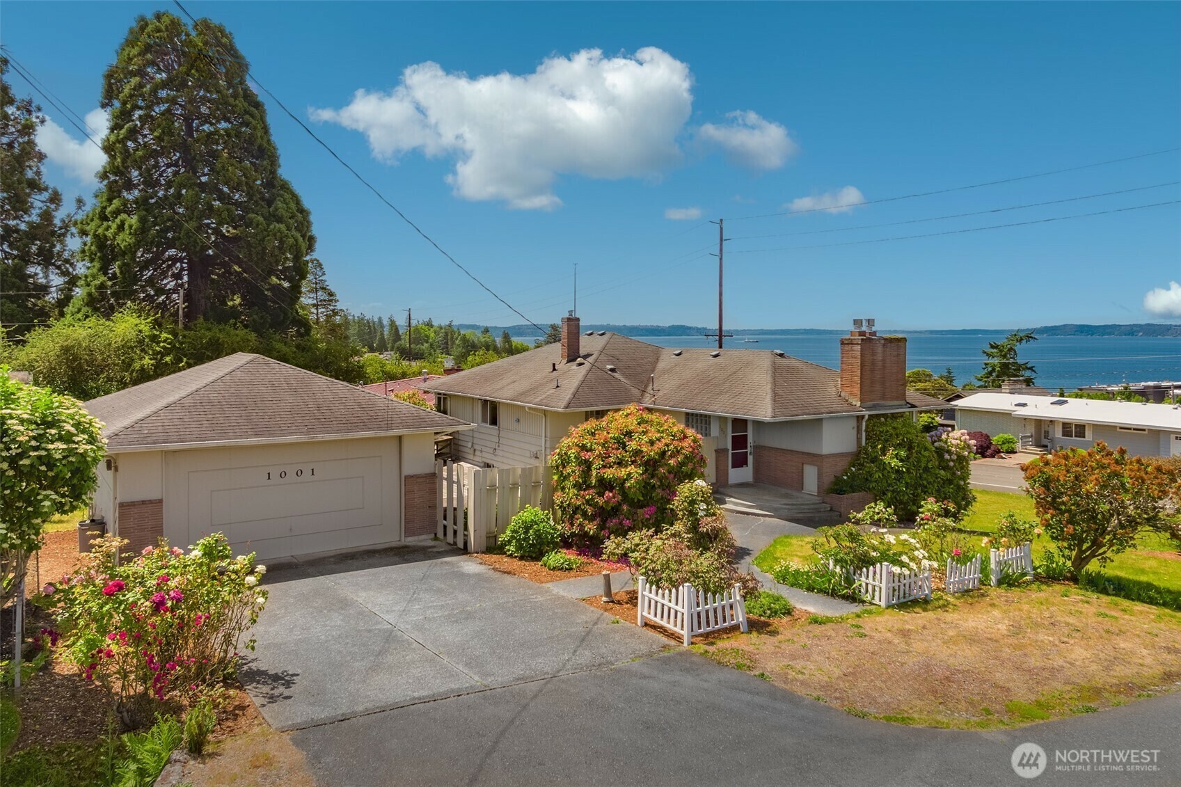 Property Photo:  1001 S 226th Street  WA 98198 