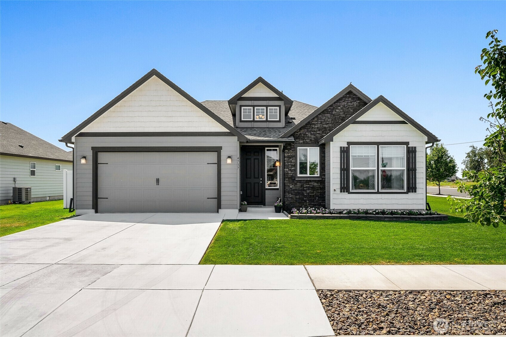 Property Photo: 4737 W Owl Street WA 98837