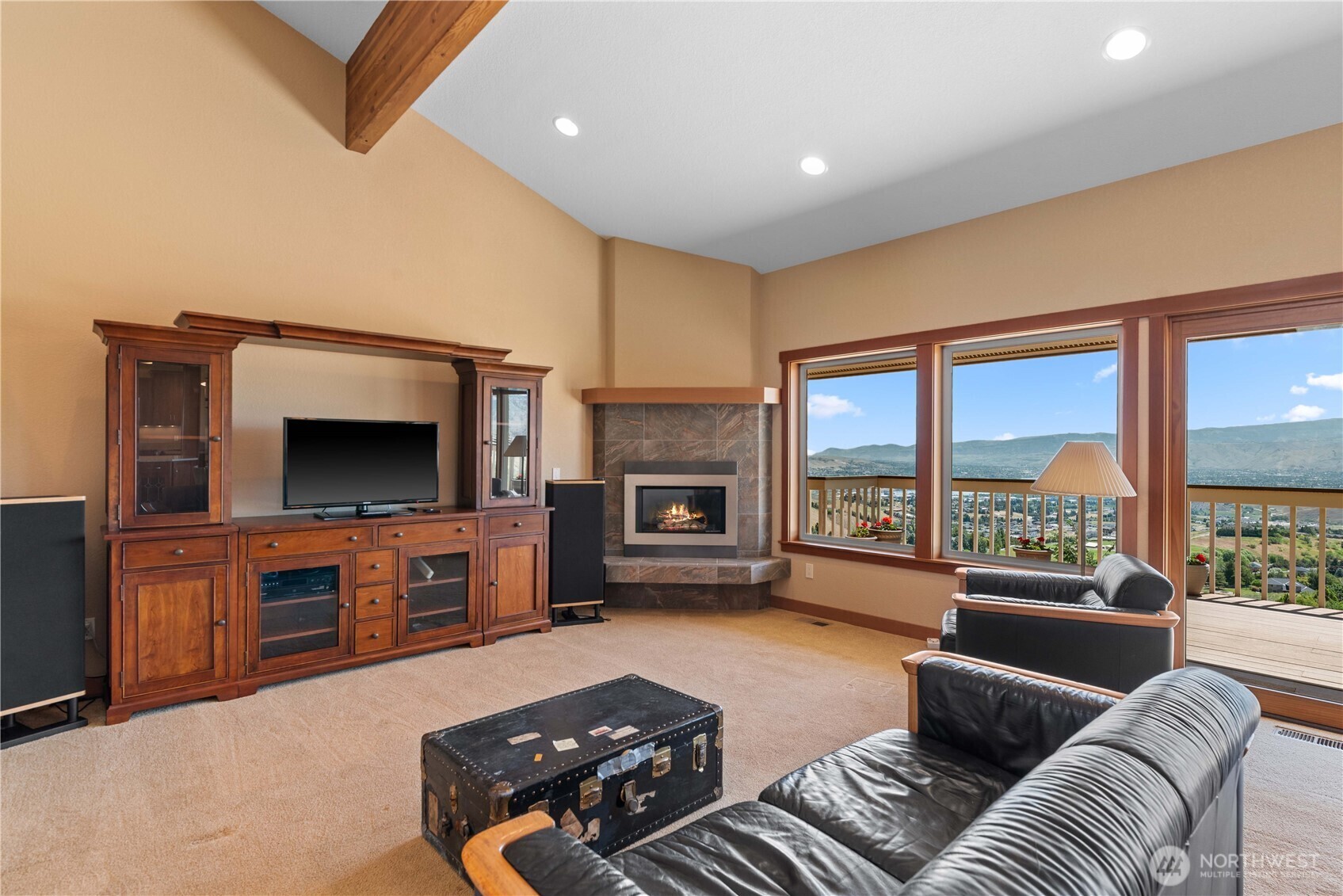 Property Photo: 4261 April Dr WA 98801